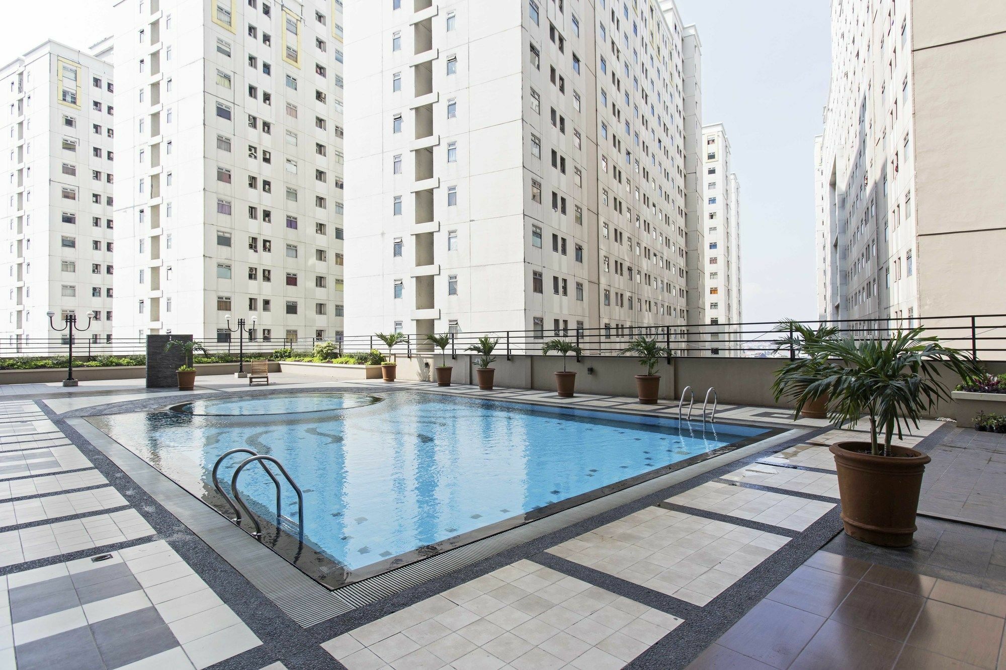 Reddoorz Apartment @ Pegangsaan Kelapa Gading 3 จาการ์ตา ภายนอก รูปภาพ